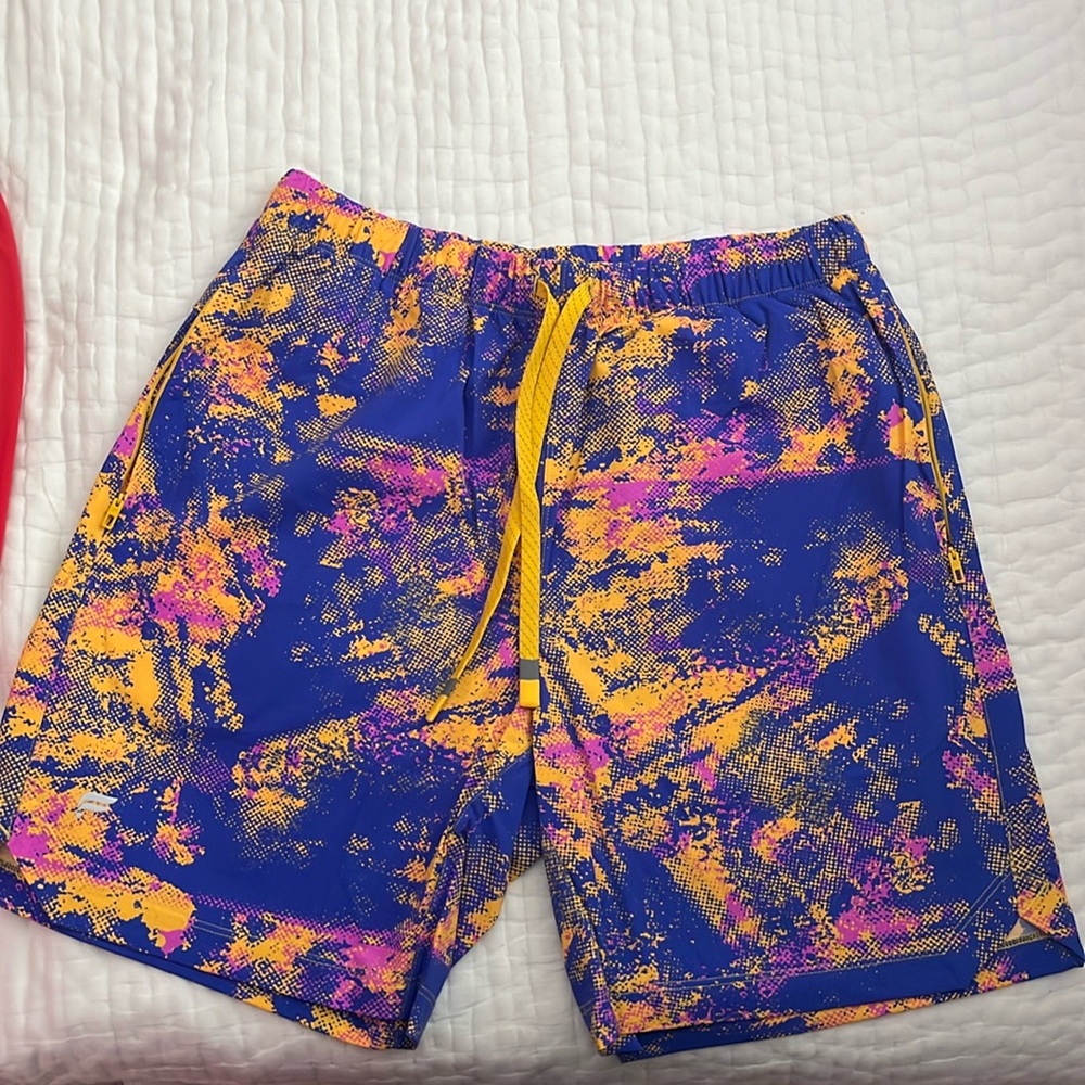 Fabletics one short 7 inch (M)